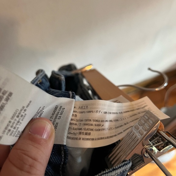 HOLISTER Curvy Ultra High Rise Vintage Straight Jeans Size 27/5 - Picture 6 of 6